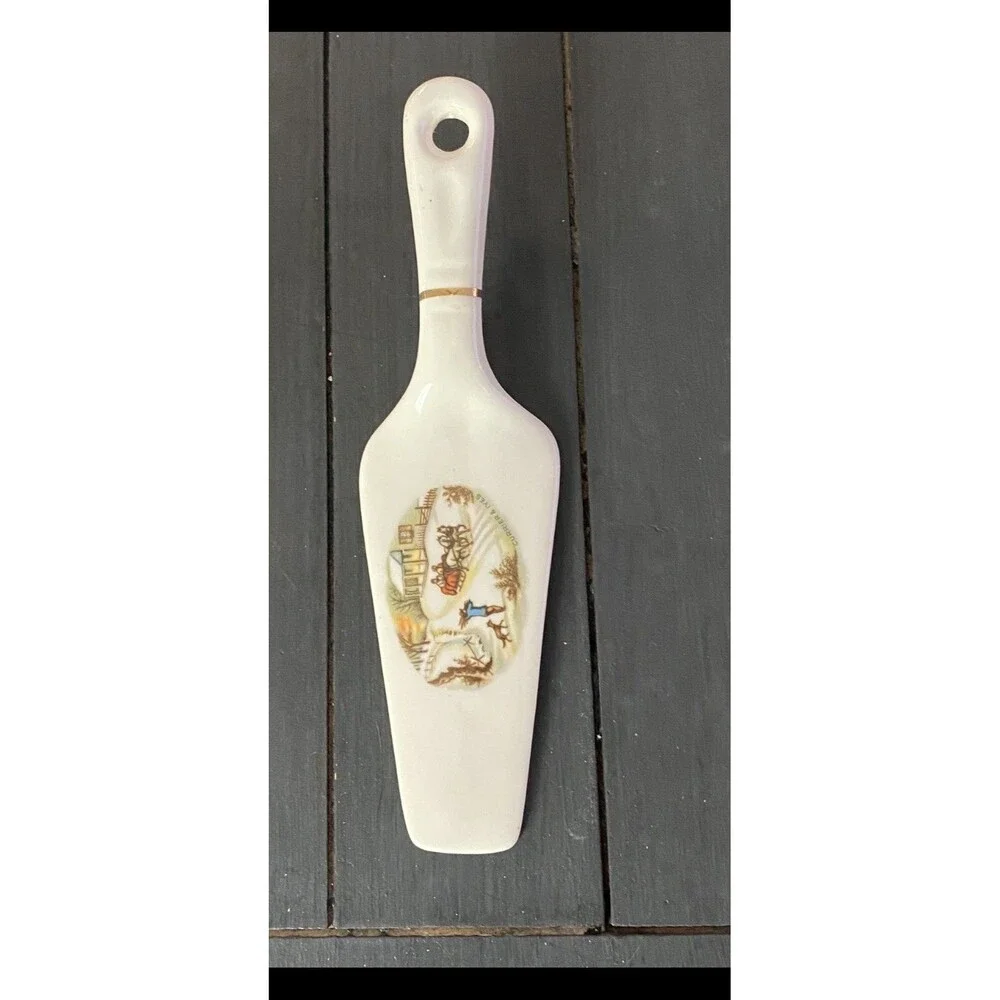 Currier & Ives Pie Cake Server Winter Homestead  Scene 9.5” Christmas Dinner